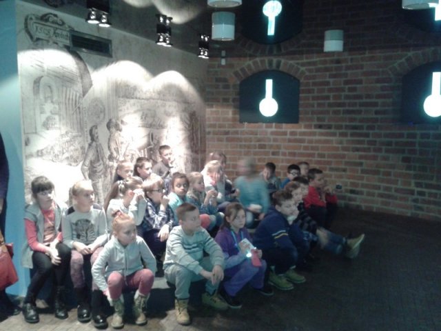 W muzeum klasy 2a i 3a,b